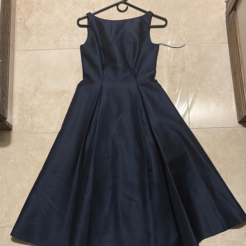 Elegant Navy Blue Sleeveless Dress